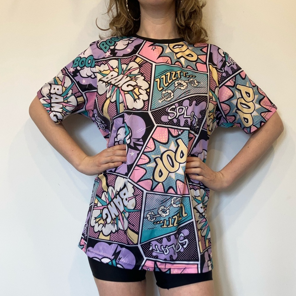 Drill clothing Comic Print Short Sleeve Tee in size Medium